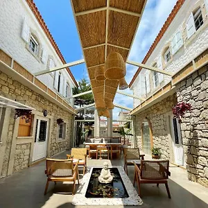  Otel Monk